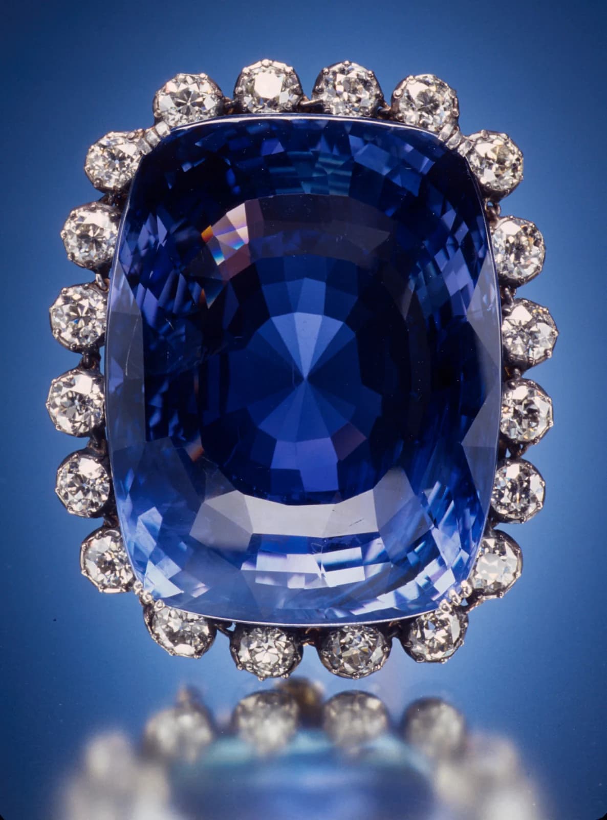 Sapphire gemstone specimen